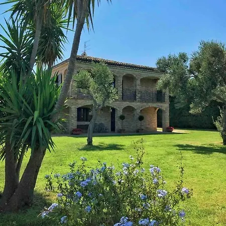 Con Piscina In Abruzzo - A 7 Minuti Dal Mare Villa